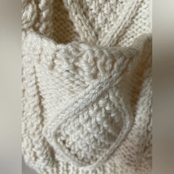 Quill’s Woolen Market | Irish Fisherman Cardigan. Handknit. Fits Large/ XL - Picture 8 of 9